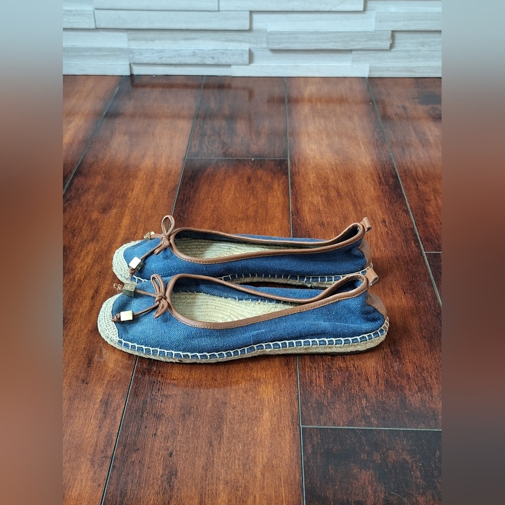 Michael Kors Espadrille Ballet Flats Size 8 Blue Canvas Rope Sole MK Bow - Picture 4 of 8